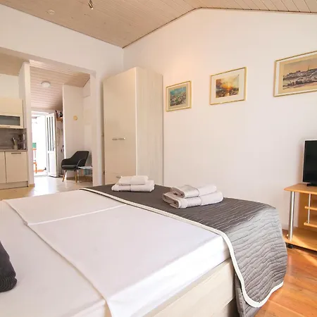 Helvetia Sunny - Free Private Parking *