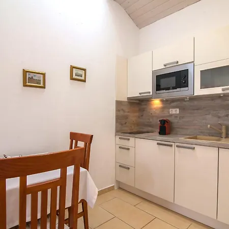 Helvetia Sunny Apartment