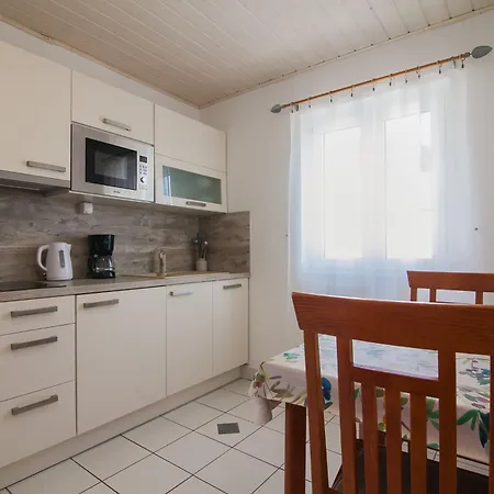 Helvetia Sunny Apartment