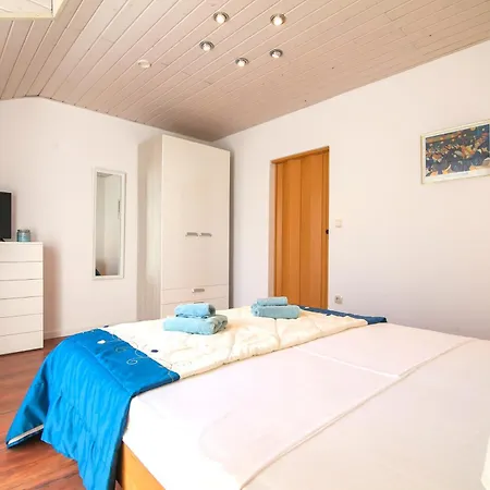 Helvetia Sunny - Free Private Parking *